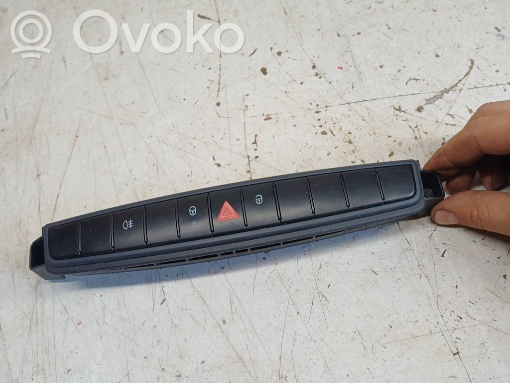 Smart ForFour I Hazard light switch 