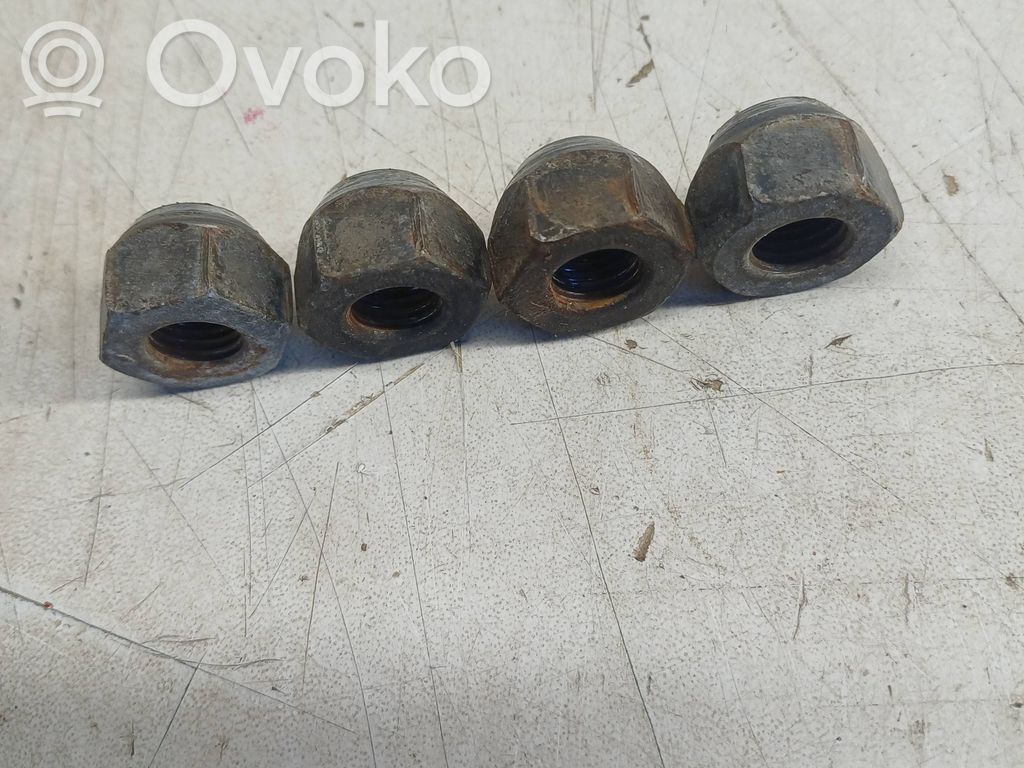 Nuts/bolts