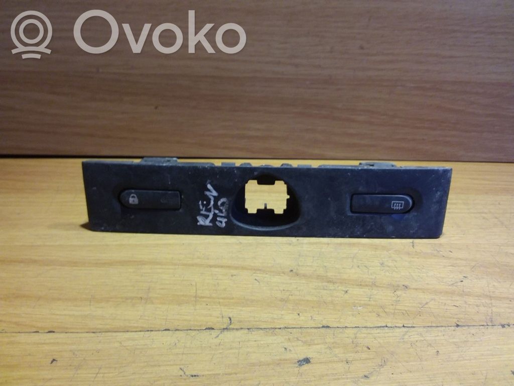 Renault Clio II Central locking switch button 
