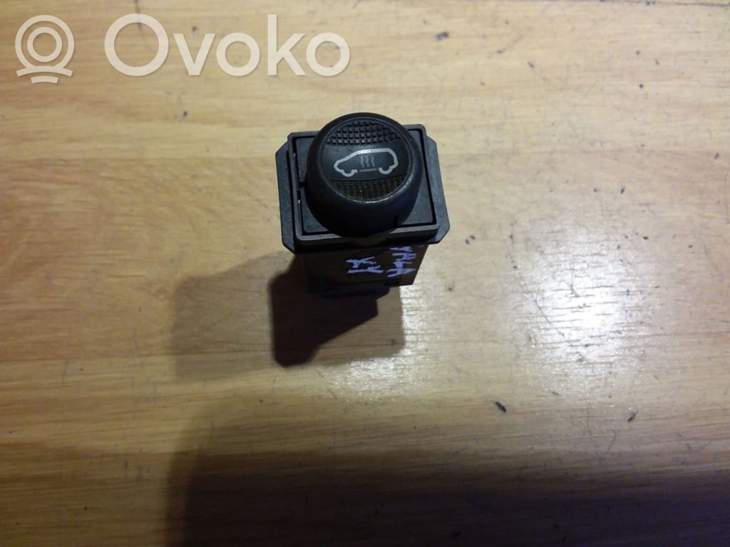 Air circulation switch   7M0959561A