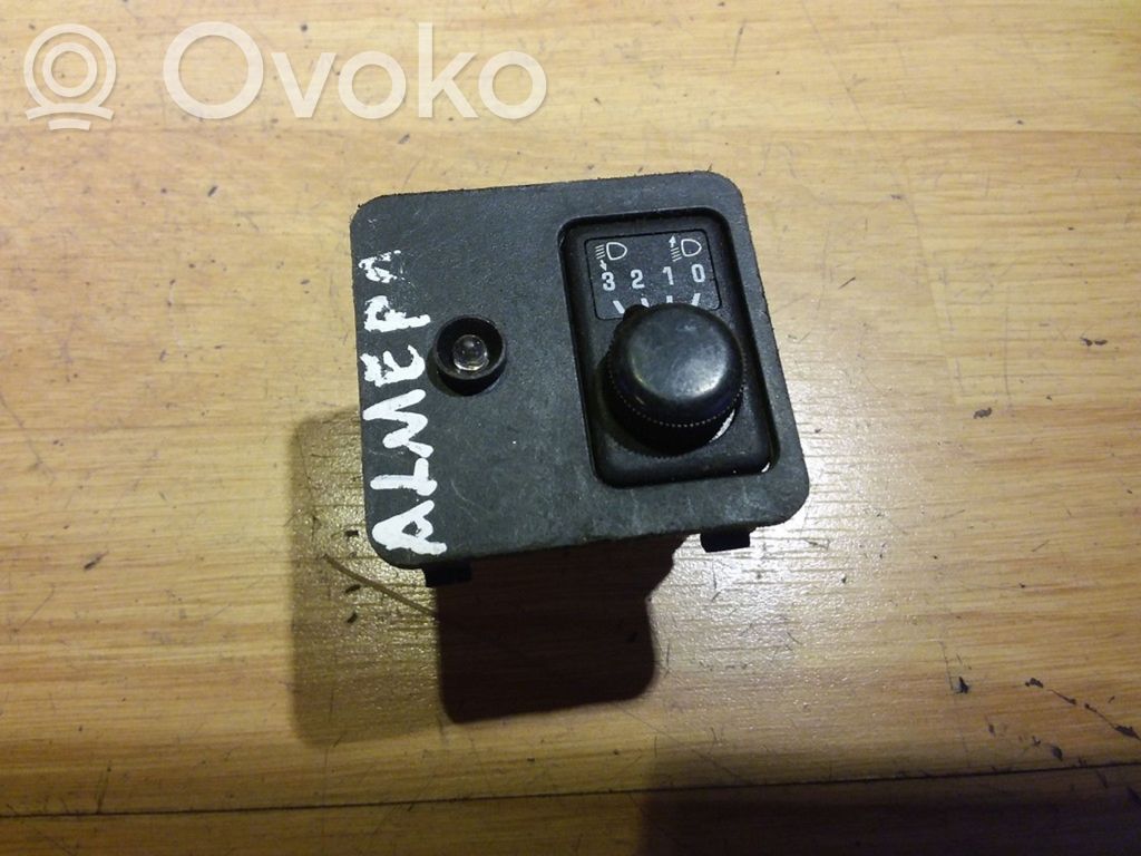 Headlight level height control switch