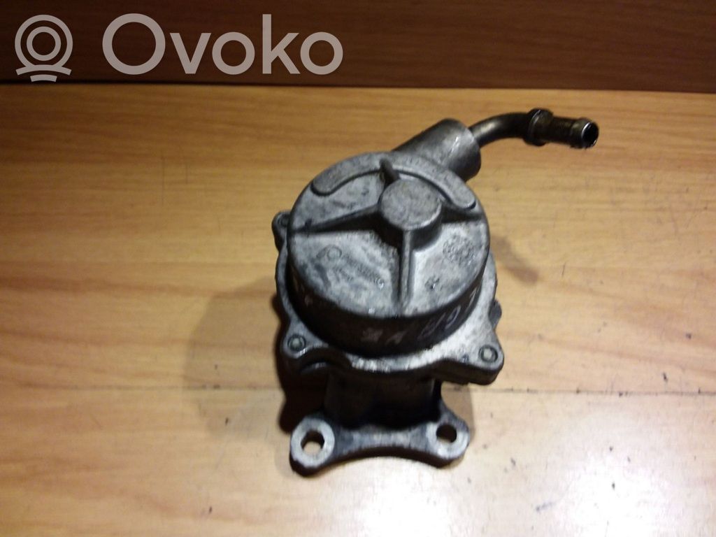 Renault Megane I Vacuum pump 