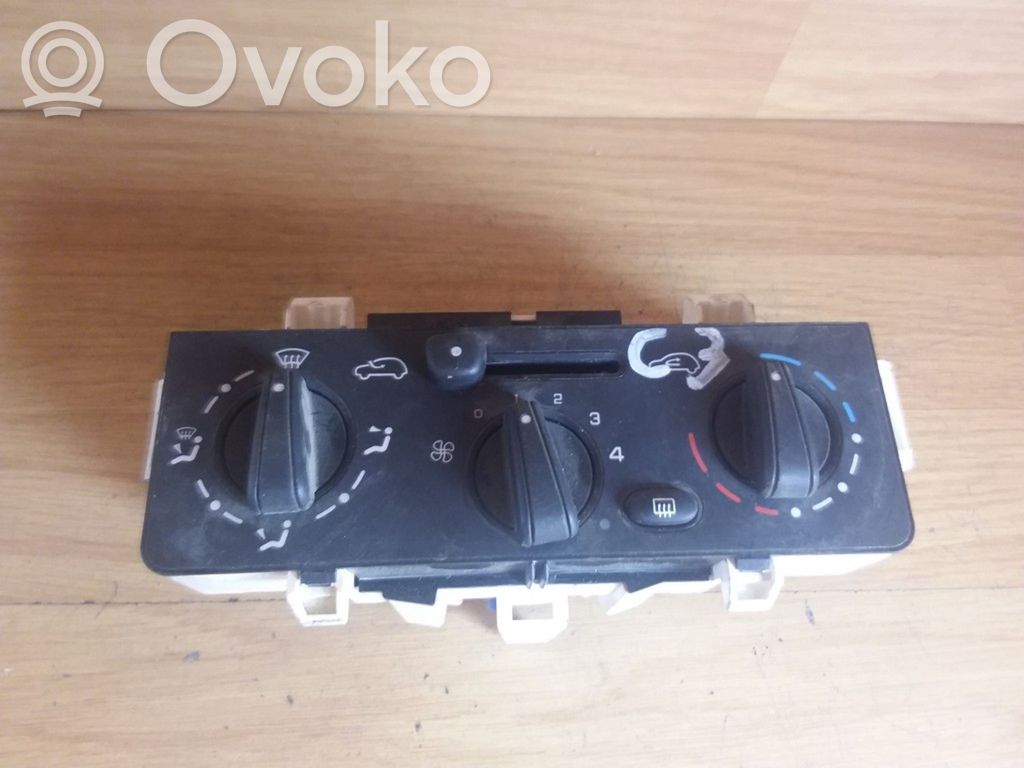 Climate control unit   D664477S