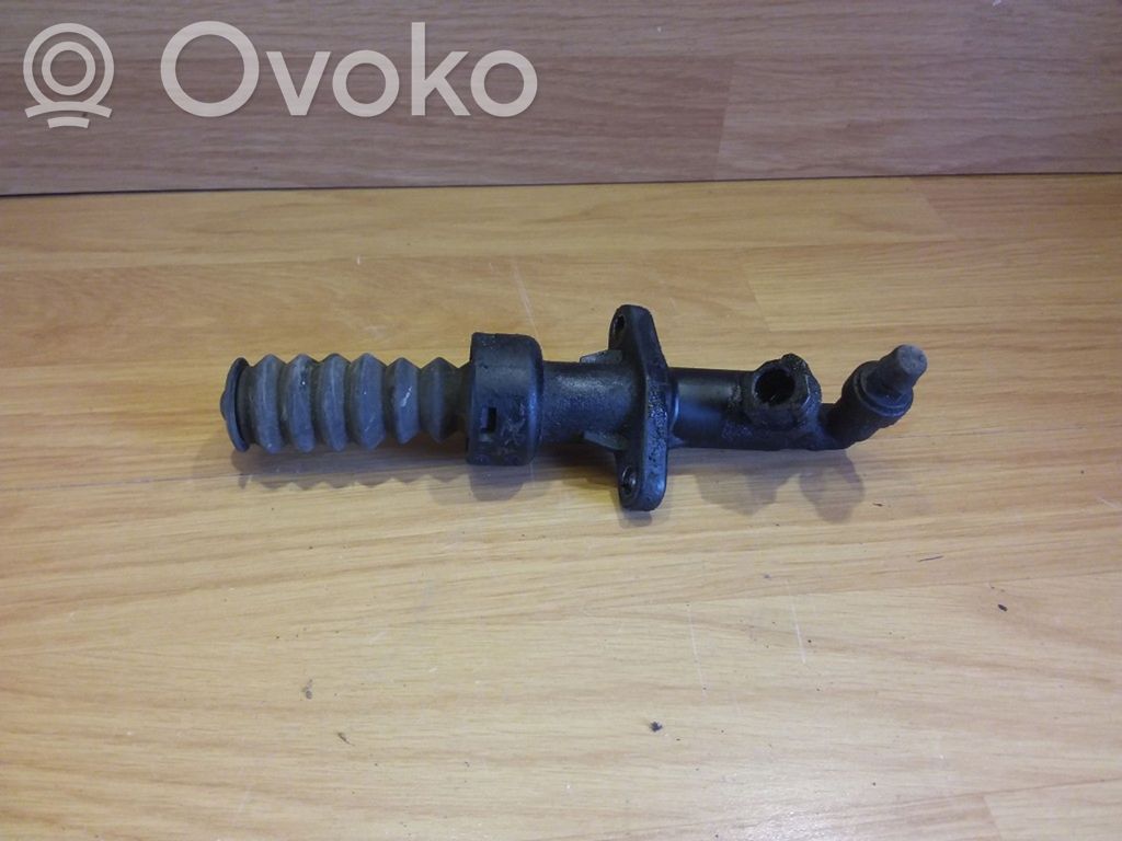 Peugeot 407 Clutch slave cylinder 