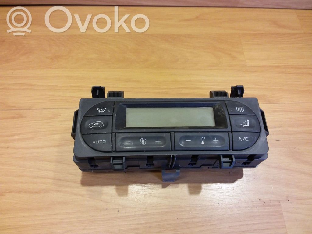 Peugeot 1007 Climate control unit 