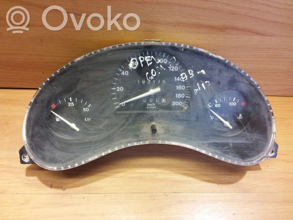 Opel Corsa B Speedometer (instrument cluster) 