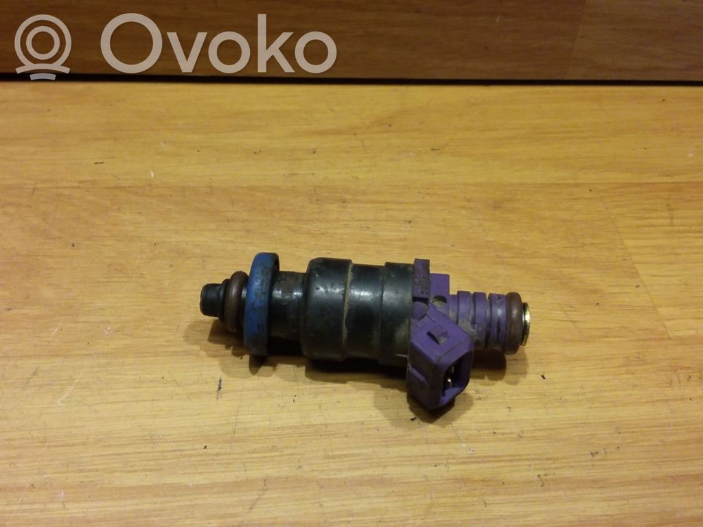 Volvo S40, V40 Polttoainesuutin 