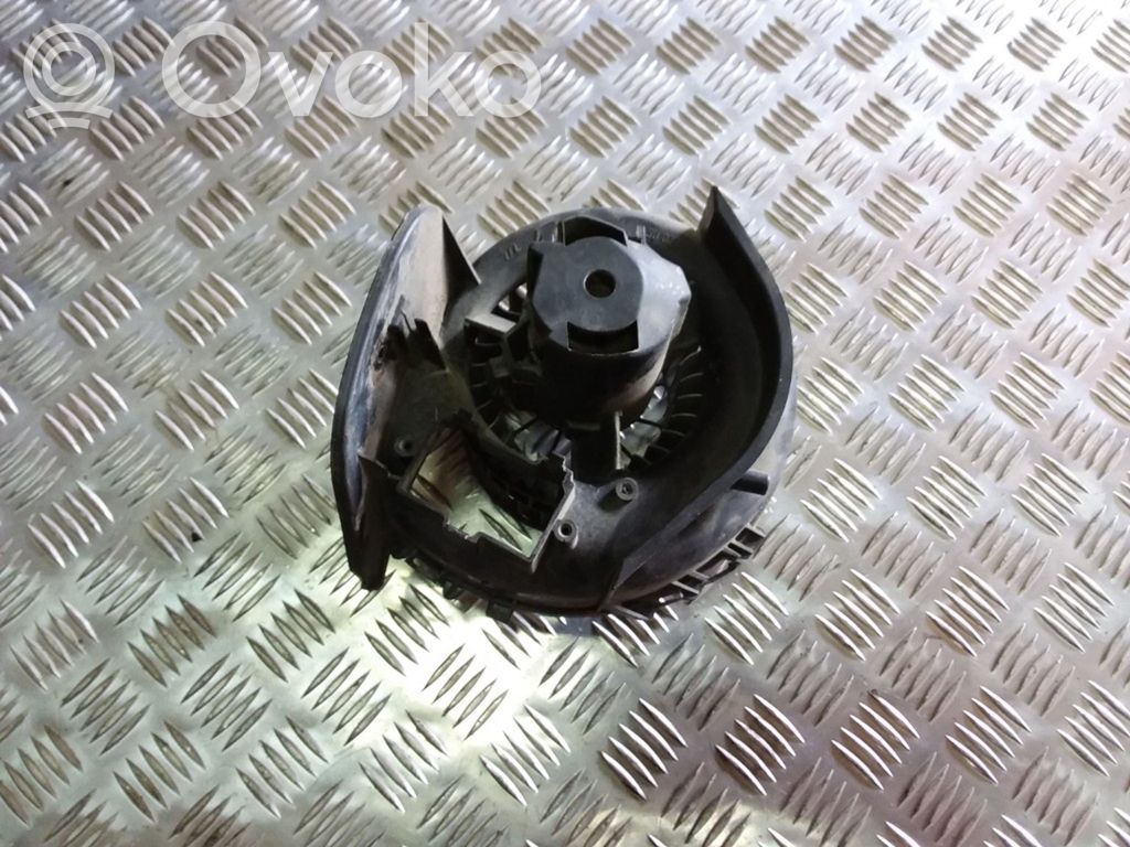 Renault Kangoo I Lämmittimen puhallin 