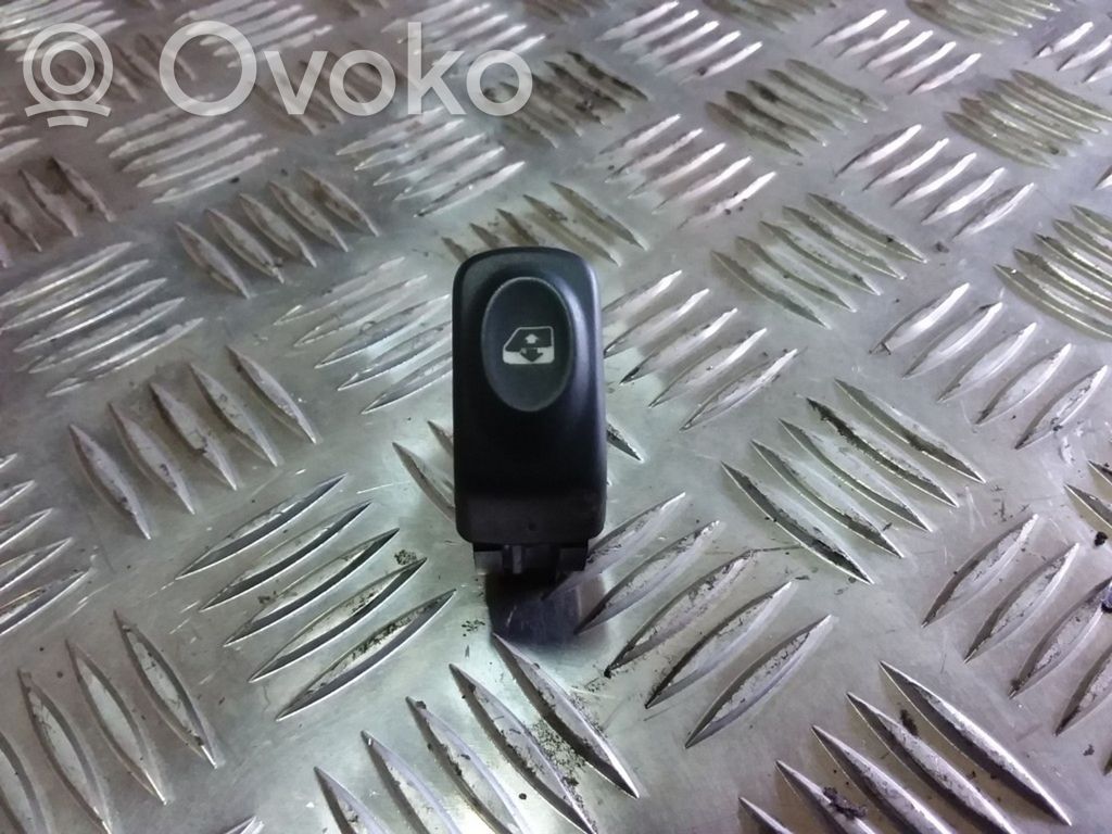 Renault Megane I Electric window control switch 