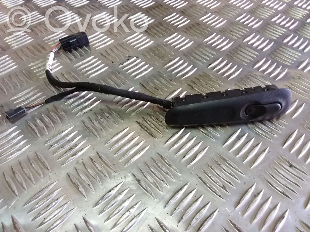 Opel Omega B1 Electric window control switch 