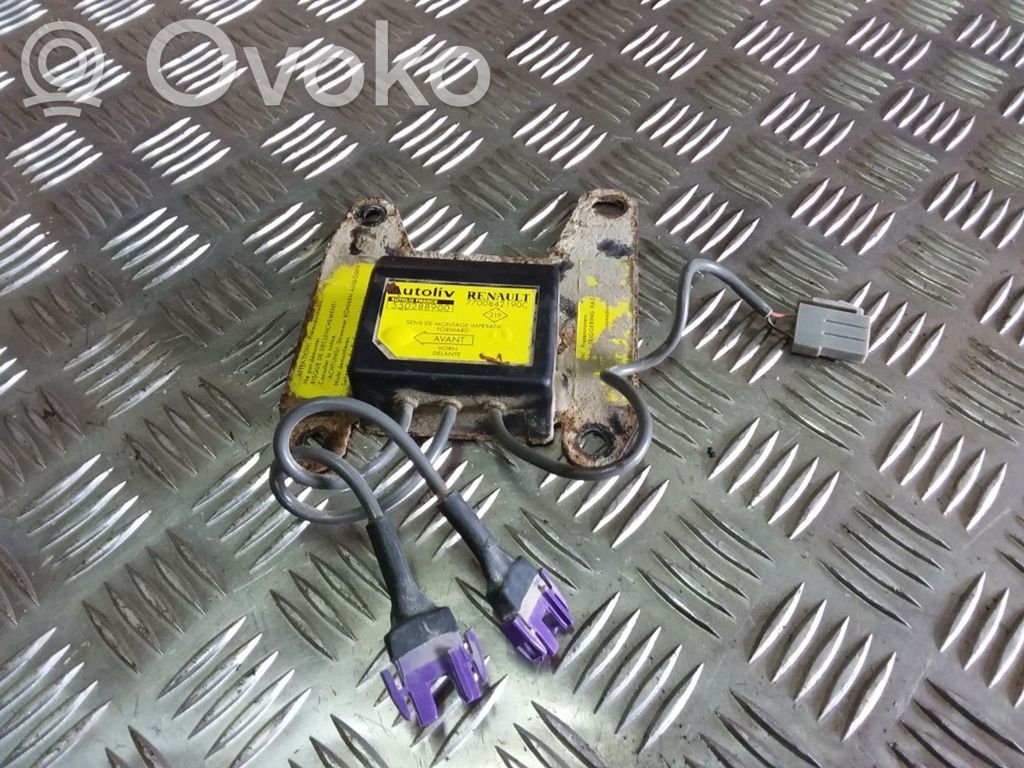 Renault Laguna I Airbag control unit/module 