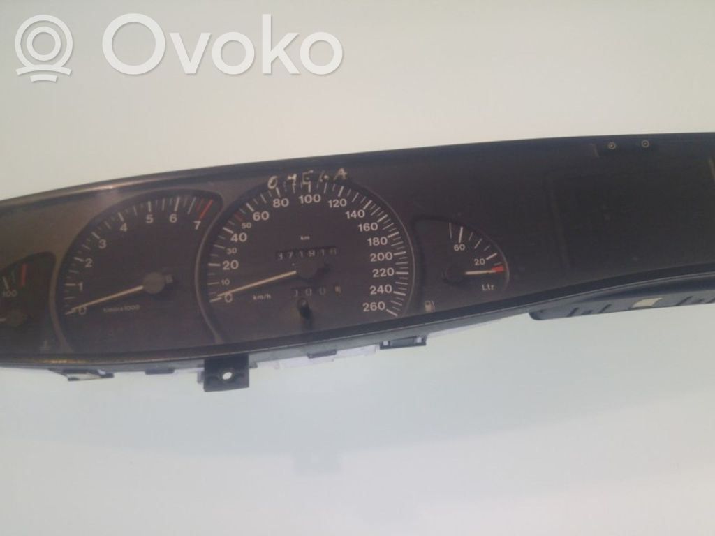 Opel Omega B1 Spidometrs (instrumentu panelī) 