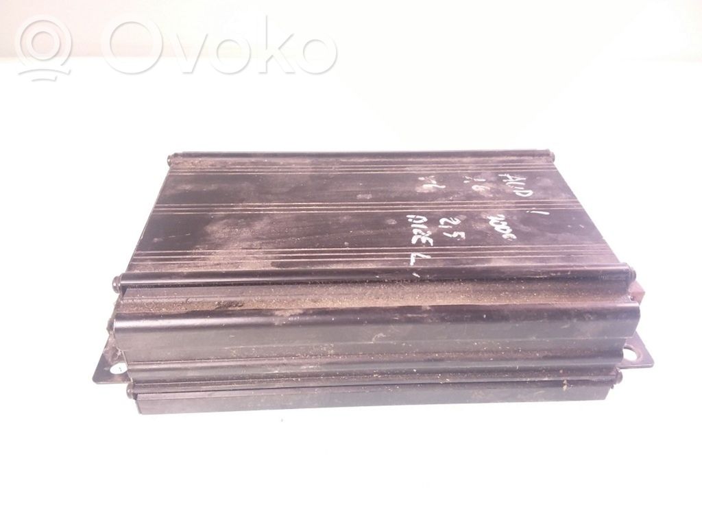 Audi A6 S6 C5 4B Garso stiprintuvas 