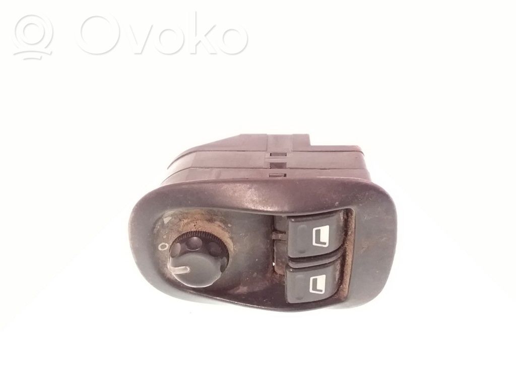 Peugeot 206 Electric window control switch 