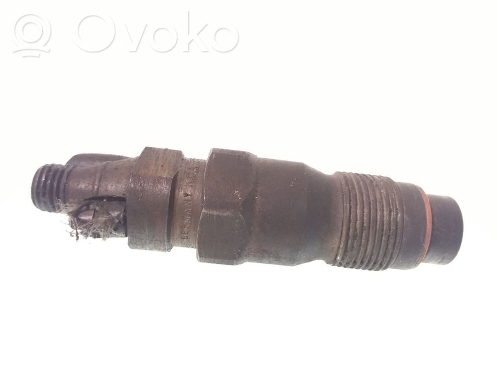 BMW 5 E39 Fuel injector 