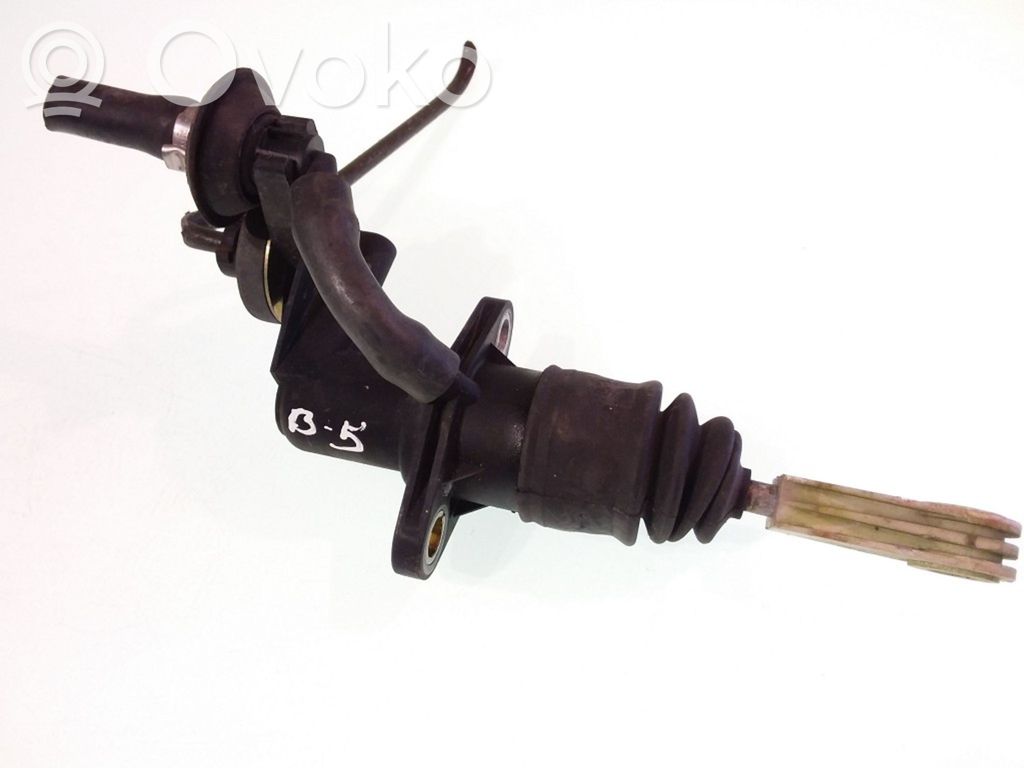 Volkswagen PASSAT B5 Cilindro maestro de embrague 