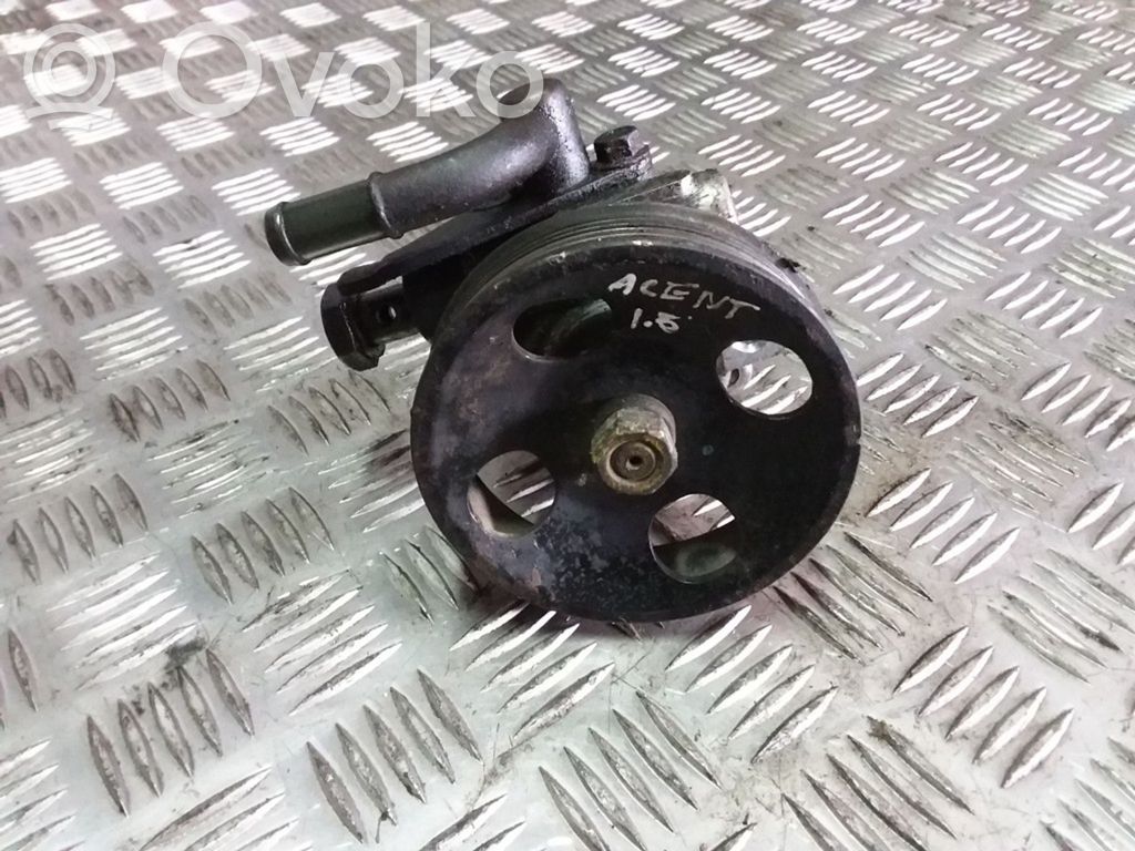 Hyundai Accent Power steering pump 