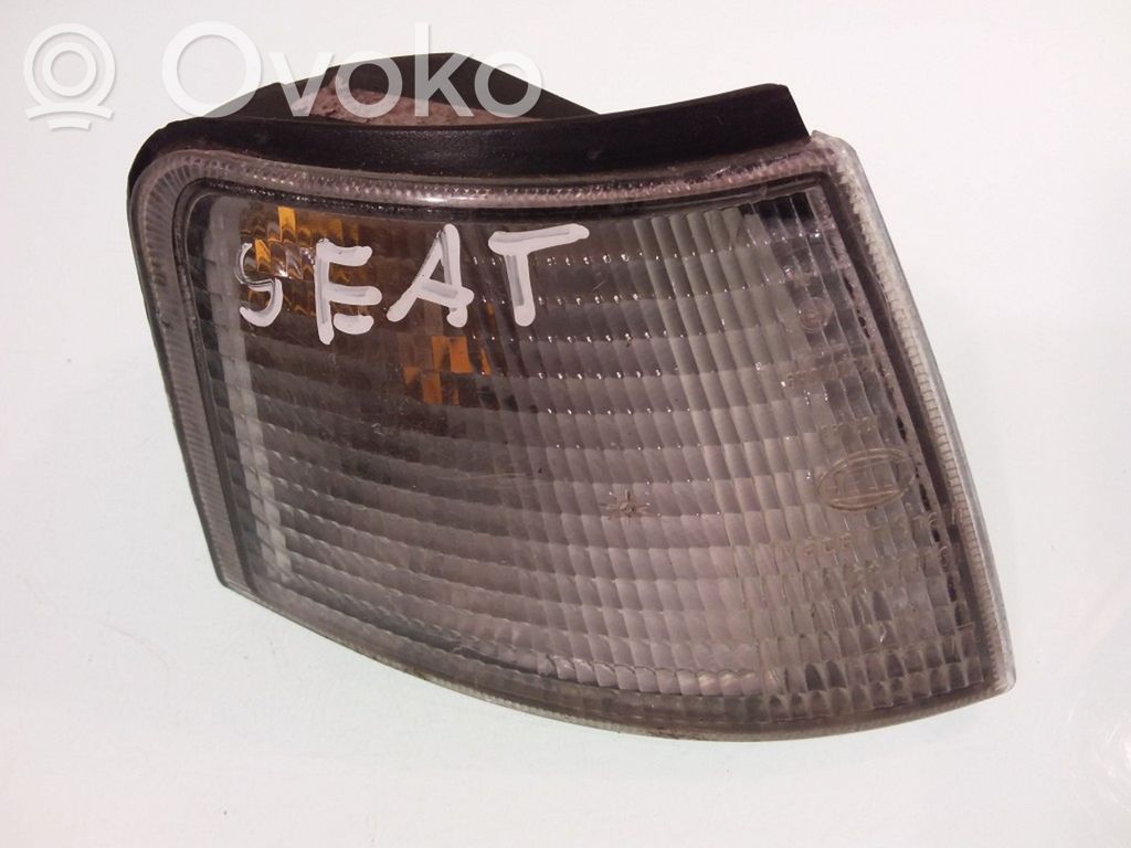 Seat Toledo I (1L) Kierunkowskaz przedni 