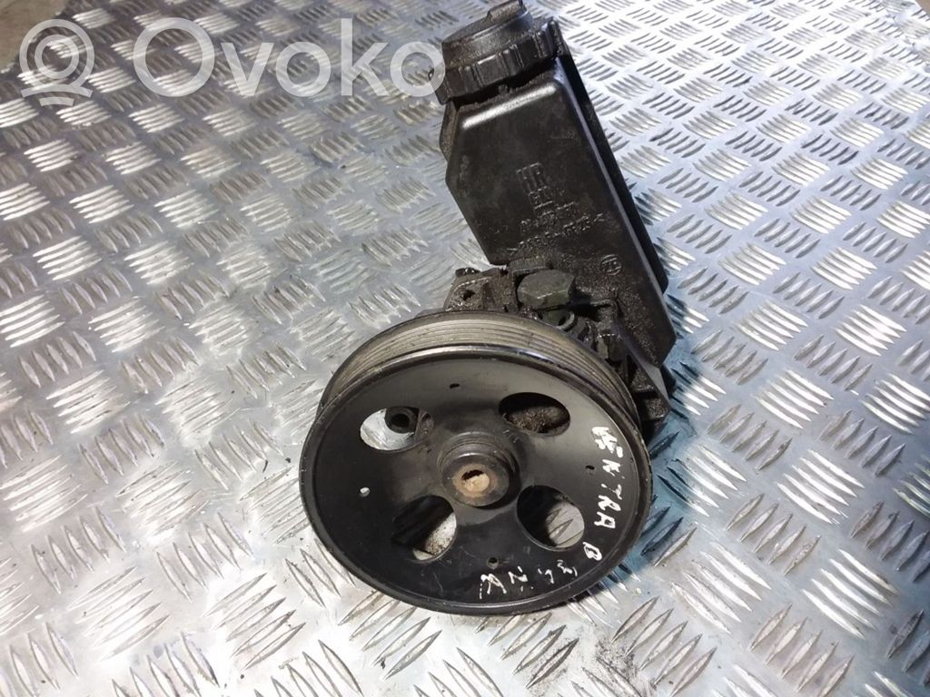 Opel Vectra B Ohjaustehostimen pumppu 