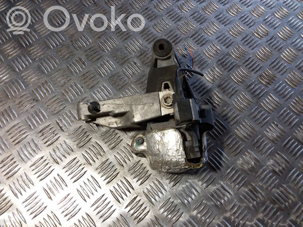 Peugeot 407 Engine mount bracket 