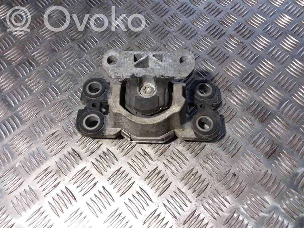 Volvo S80 Engine mount bracket 