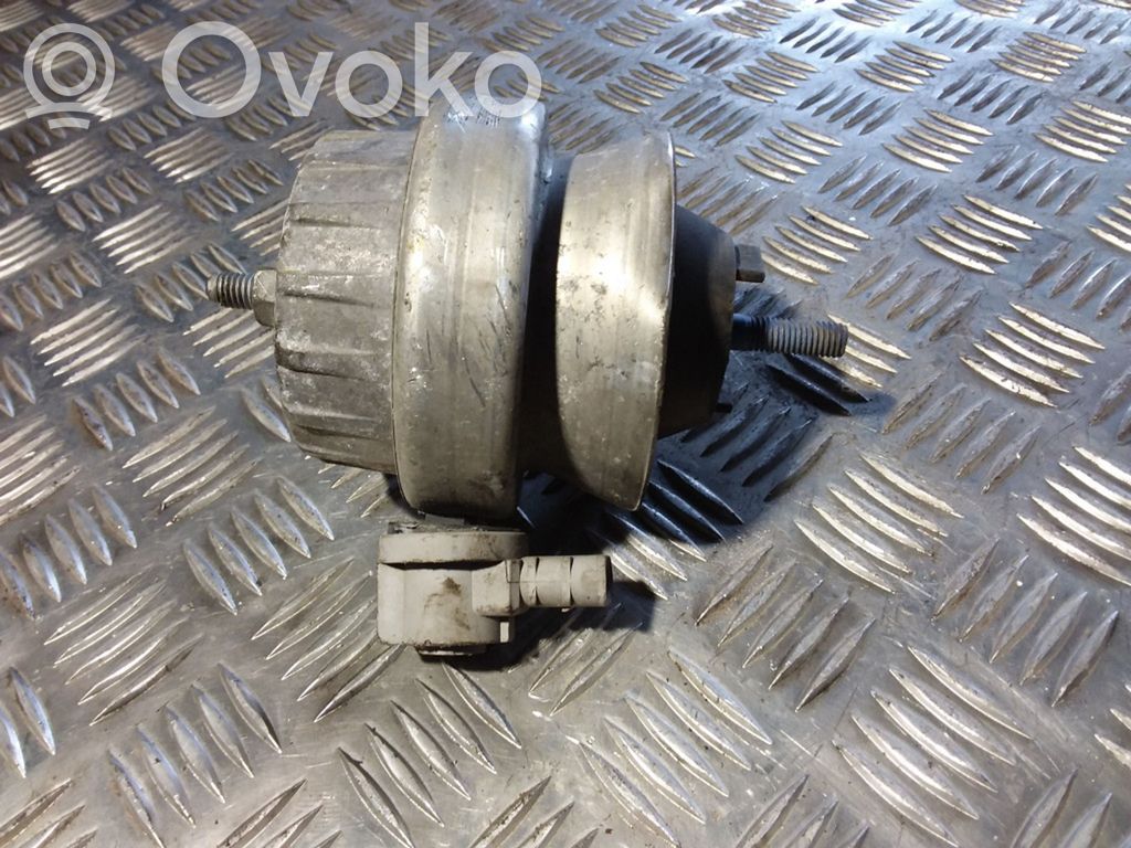 Audi A6 S6 C6 4F Engine mount bracket 