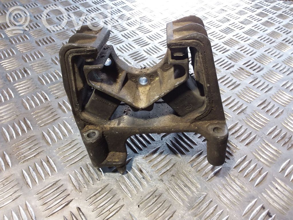 Opel Vectra B Engine mount bracket 