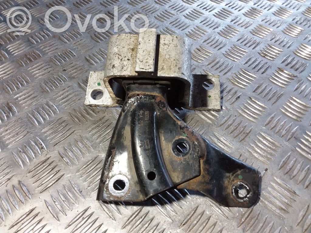 Dacia Logan I Engine mount bracket 