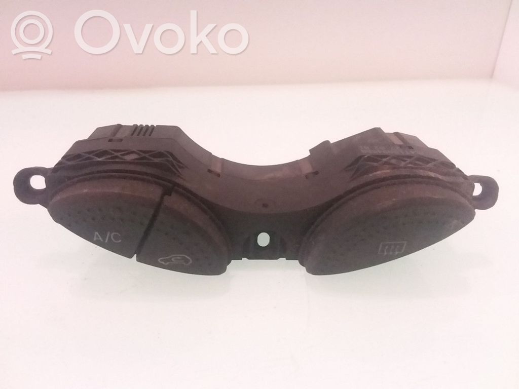 Ford Focus Windscreen/window heater switch 