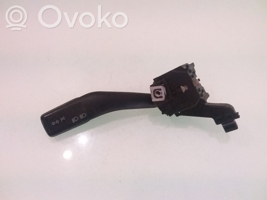Volkswagen Golf V Palanca de intermitentes 