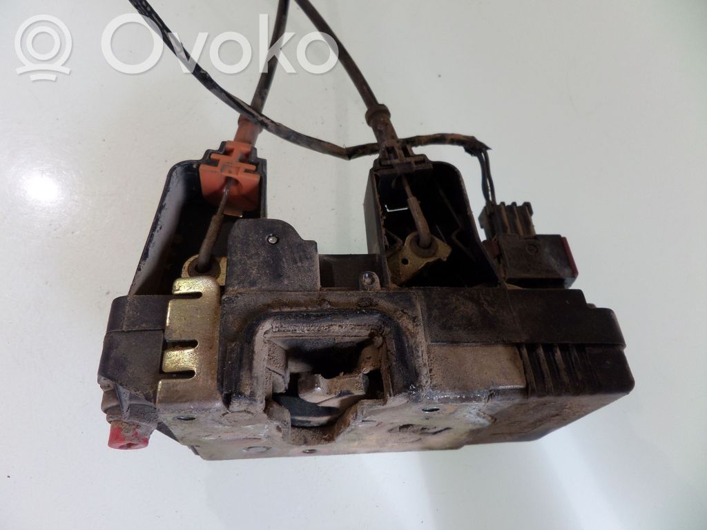 Opel Astra G Takaoven lukko 