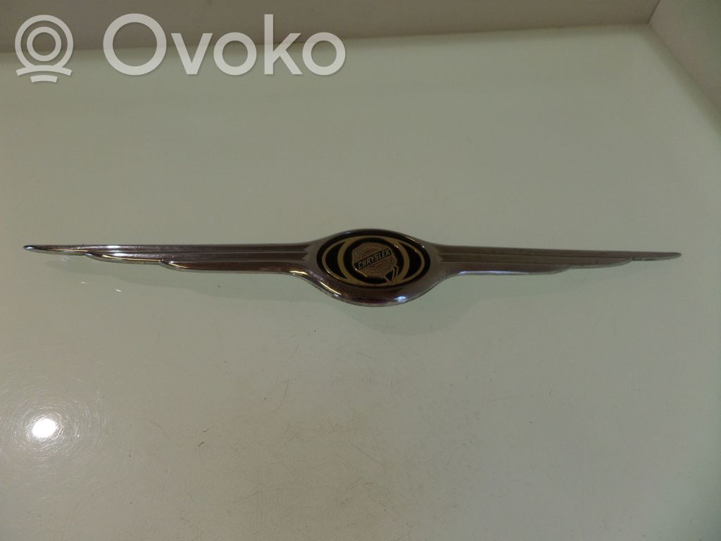 Chrysler Town & Country IV Augšējais režģis 