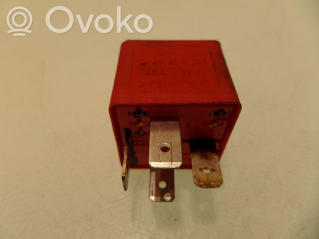 Audi A4 S4 B5 8D Inne przekaźniki 