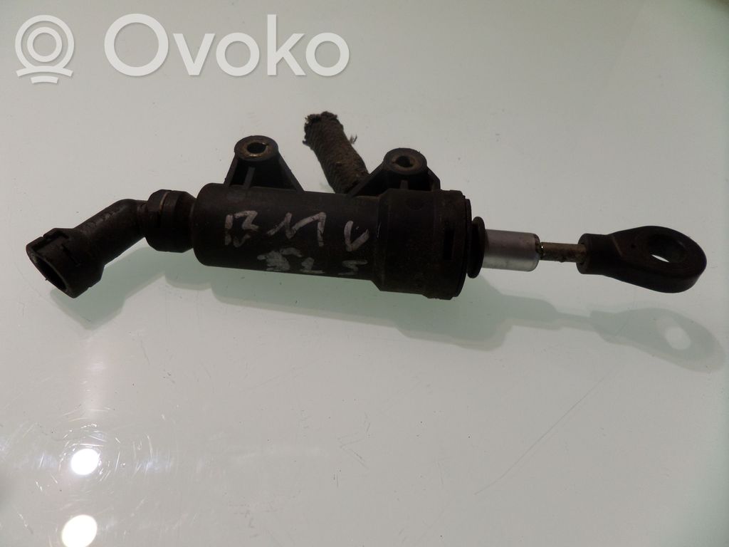 BMW 5 E39 Cilindro maestro de embrague 