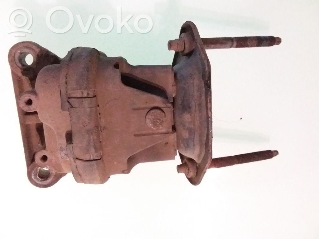 Dodge Magnum Engine mount bracket 