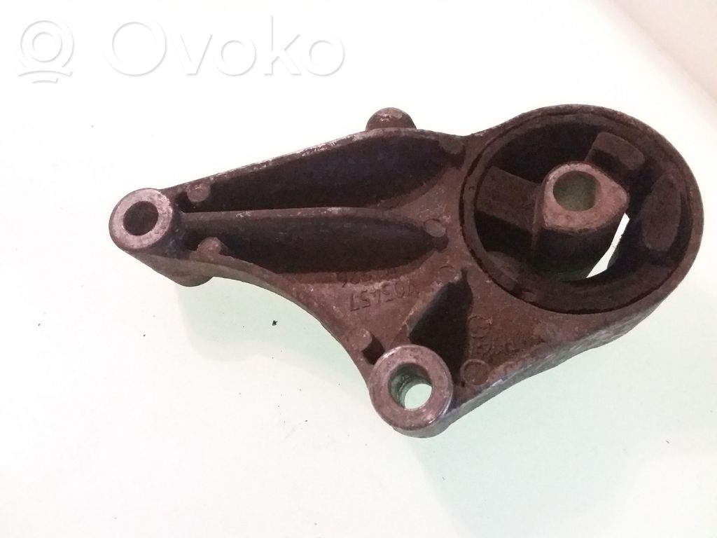 Opel Astra H Engine mount bracket 