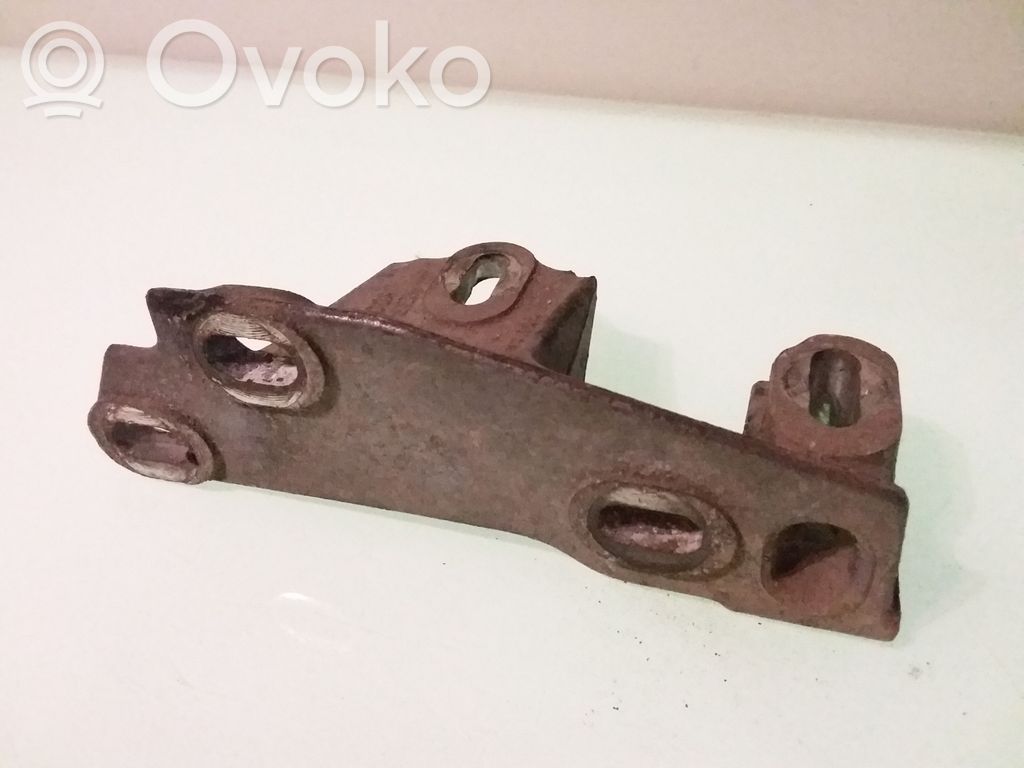 Ford Galaxy Engine mounting bracket 