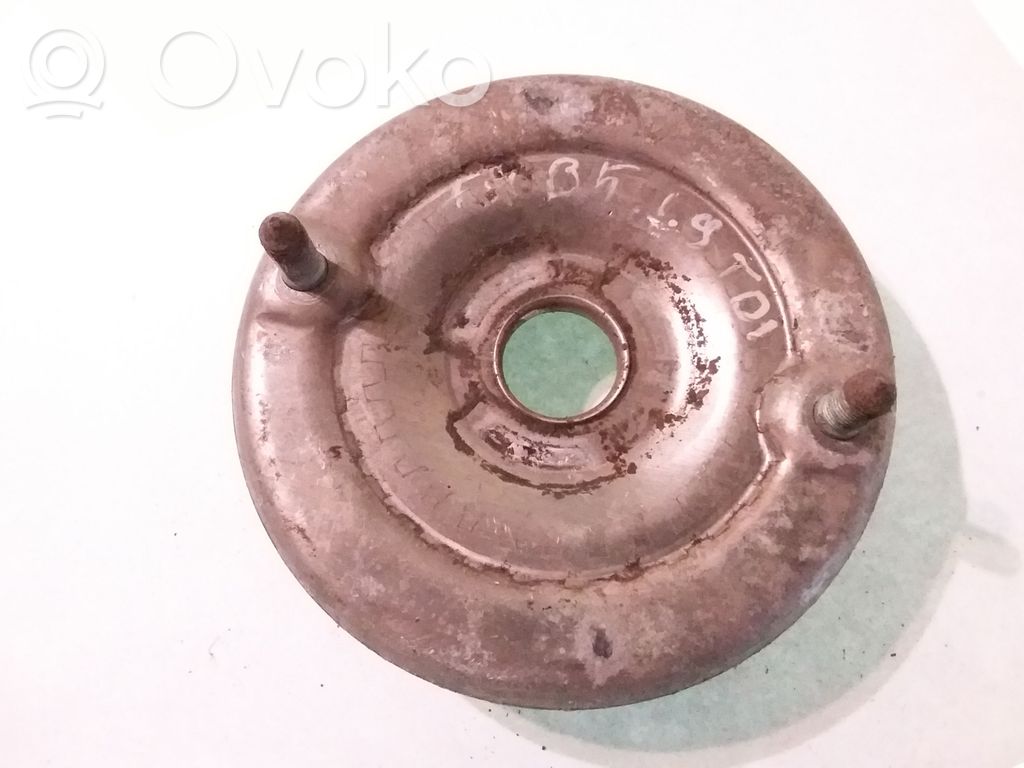 Audi A4 S4 B5 8D Coil spring mount 