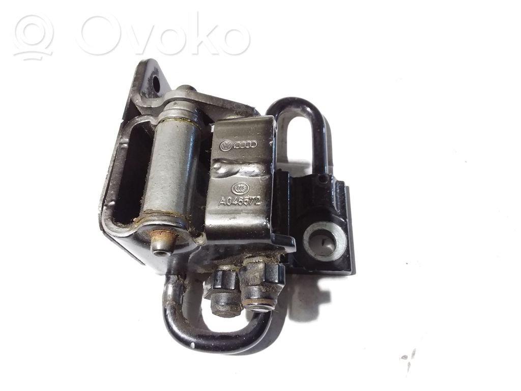 Audi A3 S3 A3 Sportback 8P Rear door lower hinge 