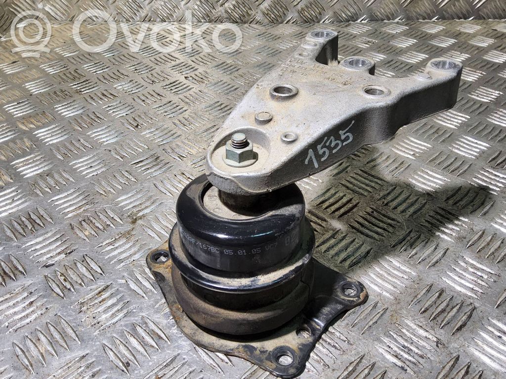 Volkswagen Polo Dzinēja spilvens 