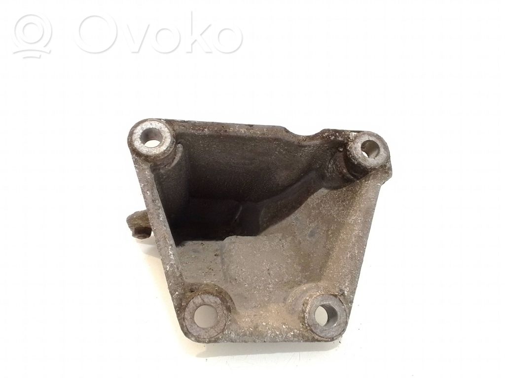 Audi 100 S4 C4 Engine mounting bracket 