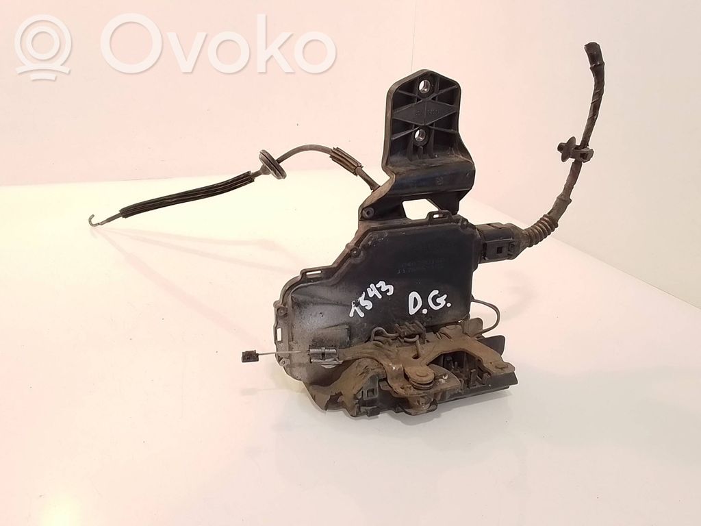 Volkswagen PASSAT B5 Rear door lock 