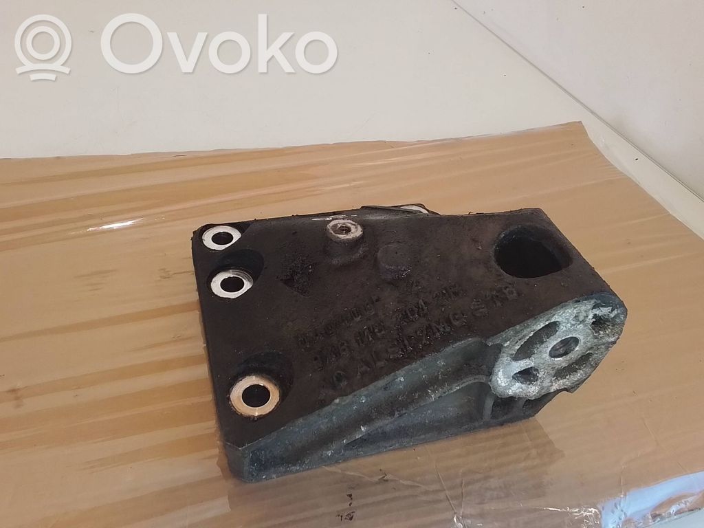 Porsche Cayenne (9PA) Engine mounting bracket 