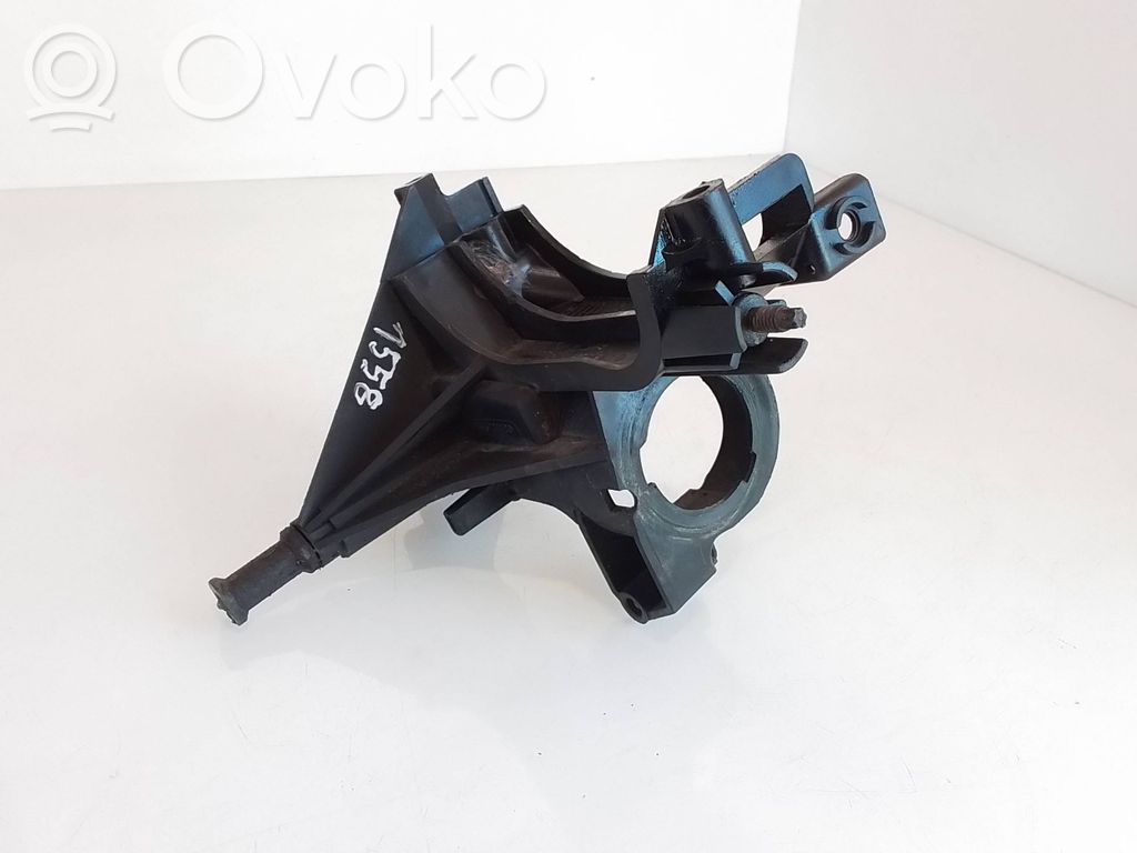 Mazda 2 Fuel filter bracket/mount holder 