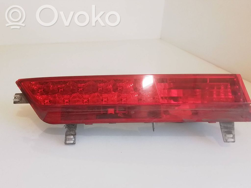 BMW 7 E65 E66 Aizmugurējais lukturis pārsegā 