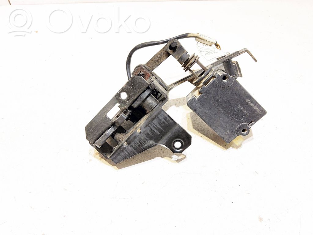 BMW 5 E39 Tailgate window lock/catch/latch 