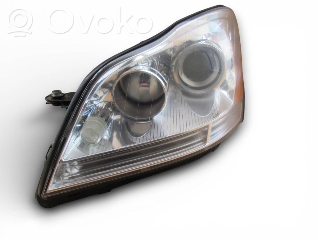 Mercedes-Benz GL X164 Lampa przednia 