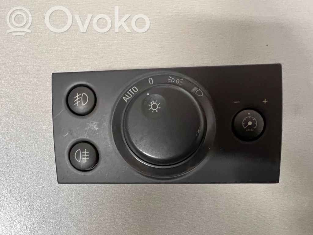 Light switch   13177070,0320,2055,LK04060075