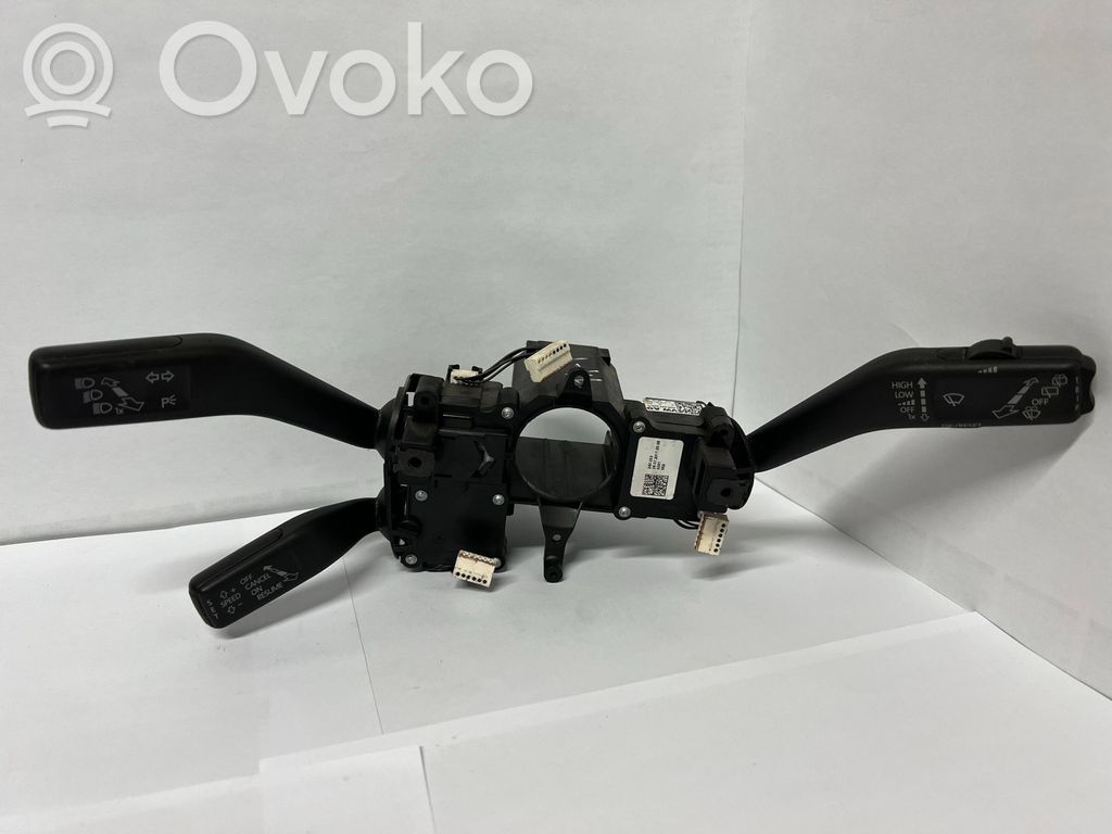 Volkswagen PASSAT B6 Wiper turn signal indicator stalk/switch 