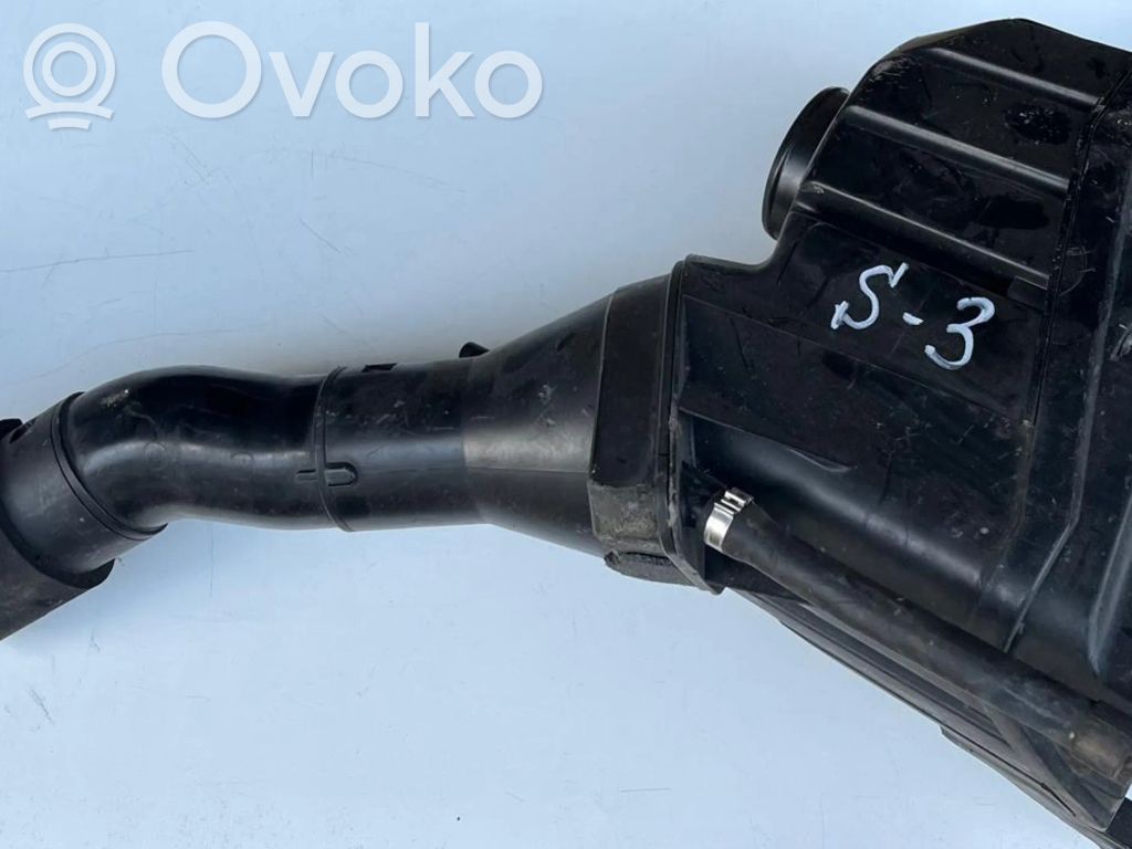 Saab 9-5 Ilmansuodattimen kotelo 